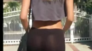 BRAZZERS සම්පුර්ණයෙන්ම නිරුවතින් බෙදාහැරීමේ ගැහැණු ළමයා ඇසින් දුටුවේය