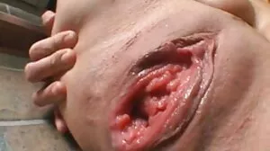 BJRAW: Linzee PornHD මත හොඳ Lip Service ලබා දෙයි
