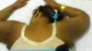 මිහිරි ලූනා තම පියාගේ ආගන්තුකයා පොළඹවයි