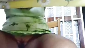 සින්ඩිගේ බීඑෆ් ඉතා බ්‍රිතාන්‍ය ය, නමුත් හෝනියර් පවා!