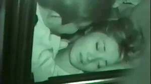 ලැටිනා අම්මා ඇගේ සුළු පුතාව පොළඹවයි